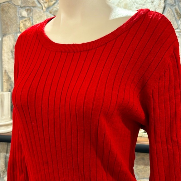 Sweater - Picture 2 of 7